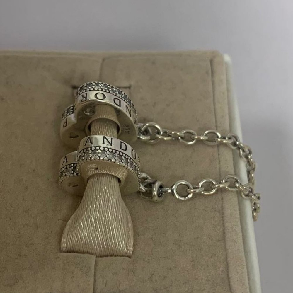 Pandora-Logo-Heart-Safety-Chain